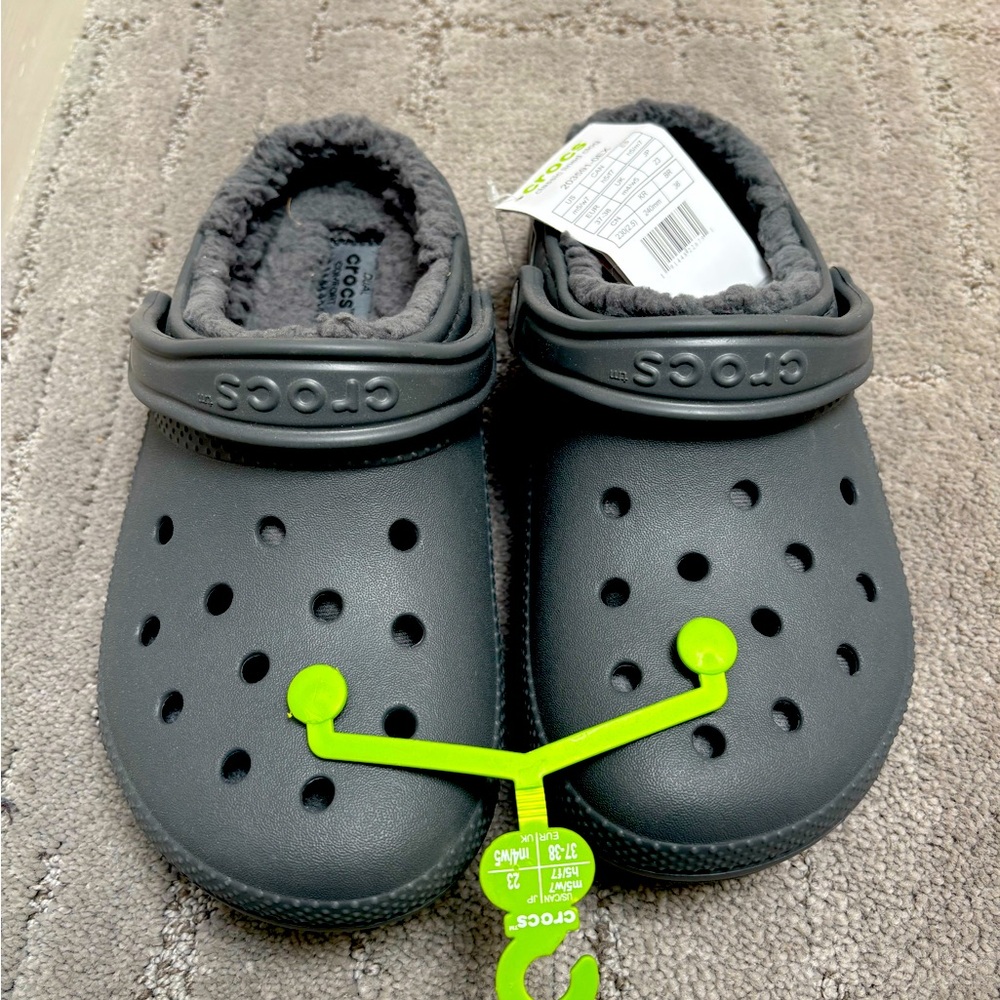 CROCS women’s/men’s gray lined clog
